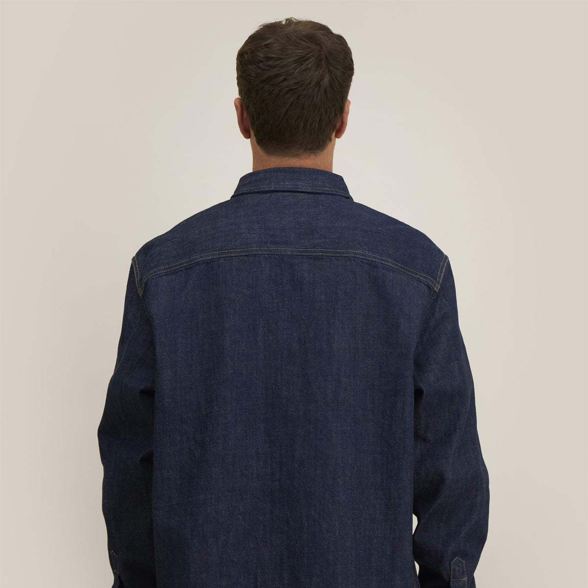 Denim Overshirt Rinse Wash – Rückansicht mit Rückenpasse