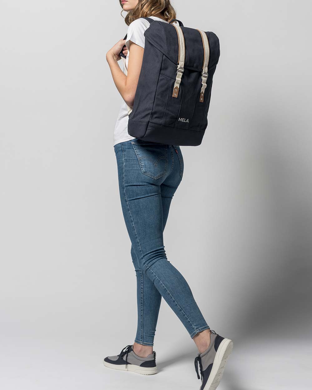 melawear-rucksack-melaV-fairtrade-bio-baumwolle_navy_9