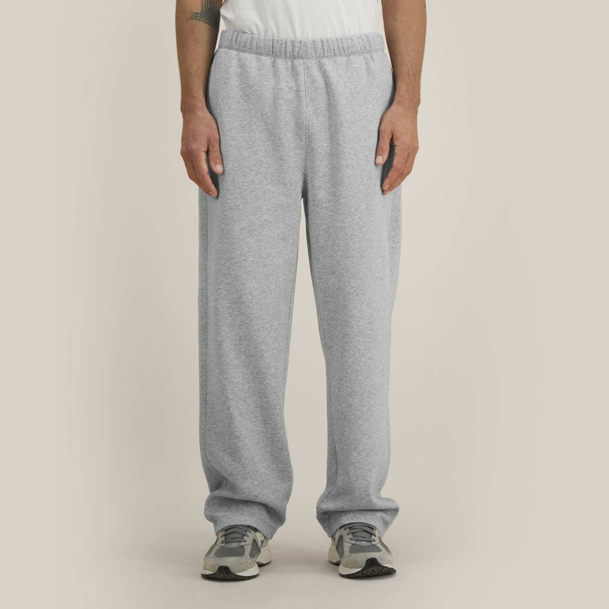 Unisex Jogginghose Heather Grey – Vorderansicht, Relaxed Fit