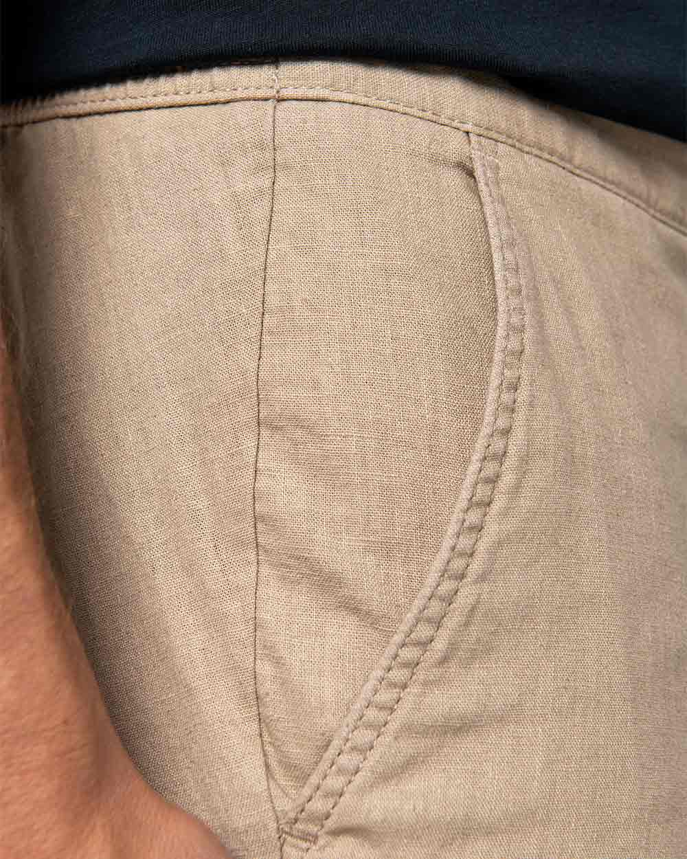 nachhaltige-leichte-chinohose-herren-beige_07