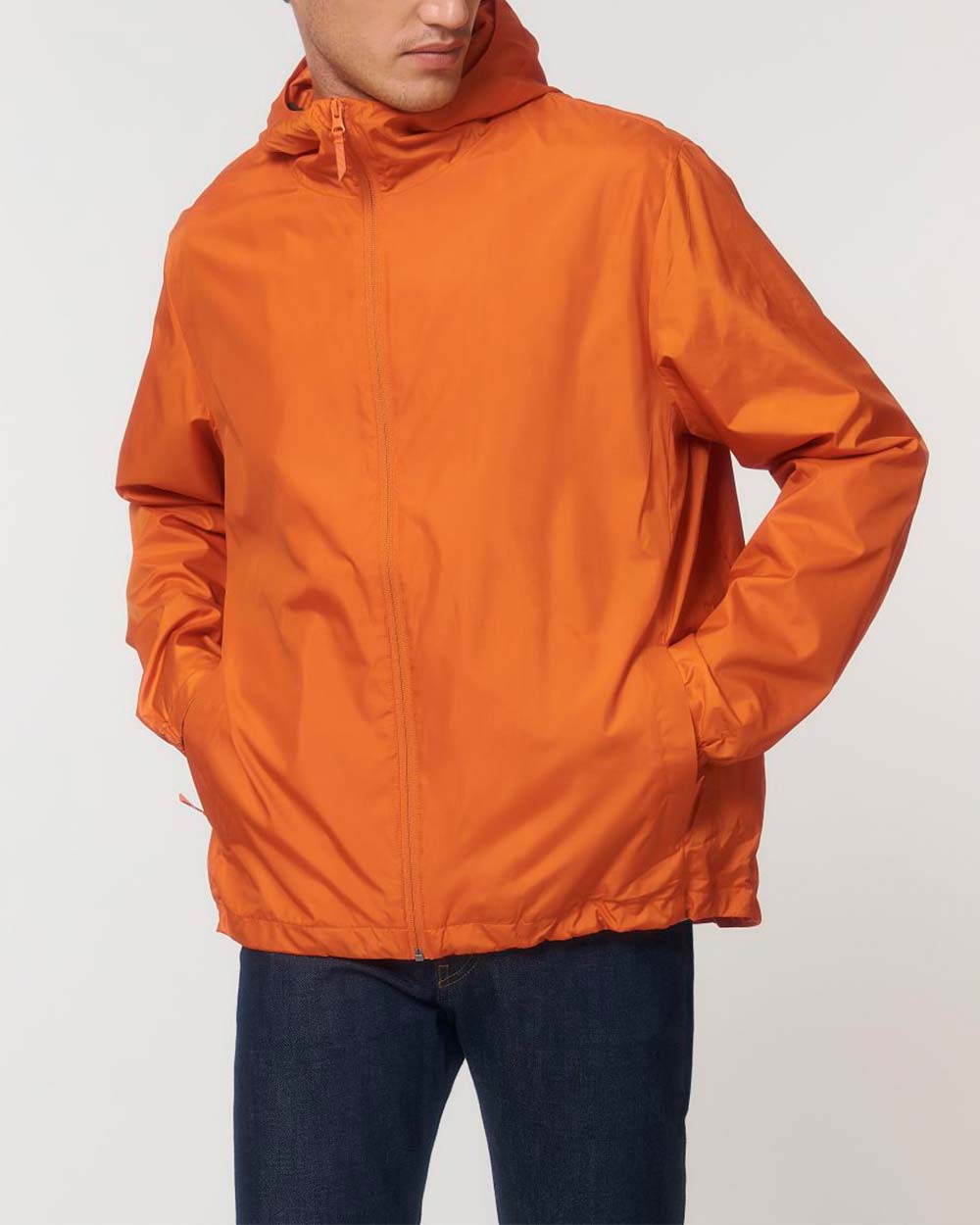 nachhaltige-regenjacke_recyceltes-pet_flame_orange_01