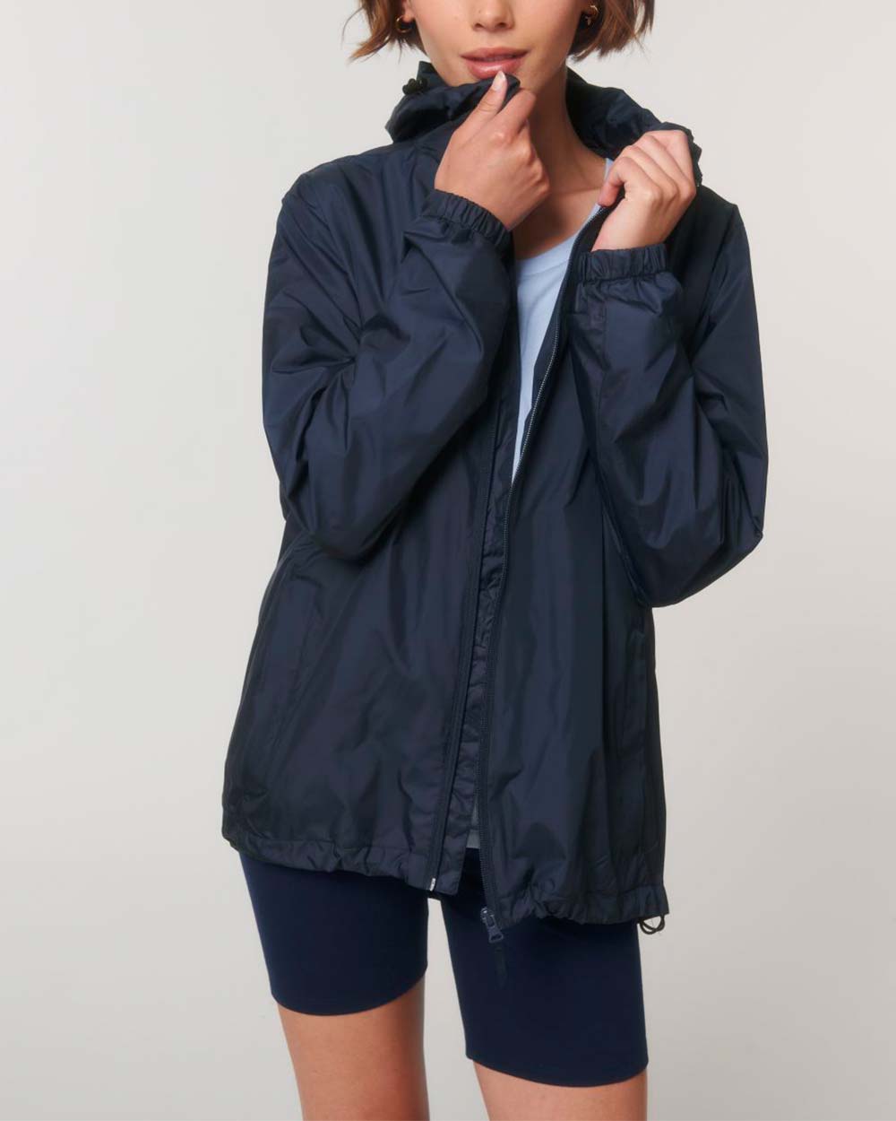 nachhaltige-regenjacke_recyceltes-pet_navy_02