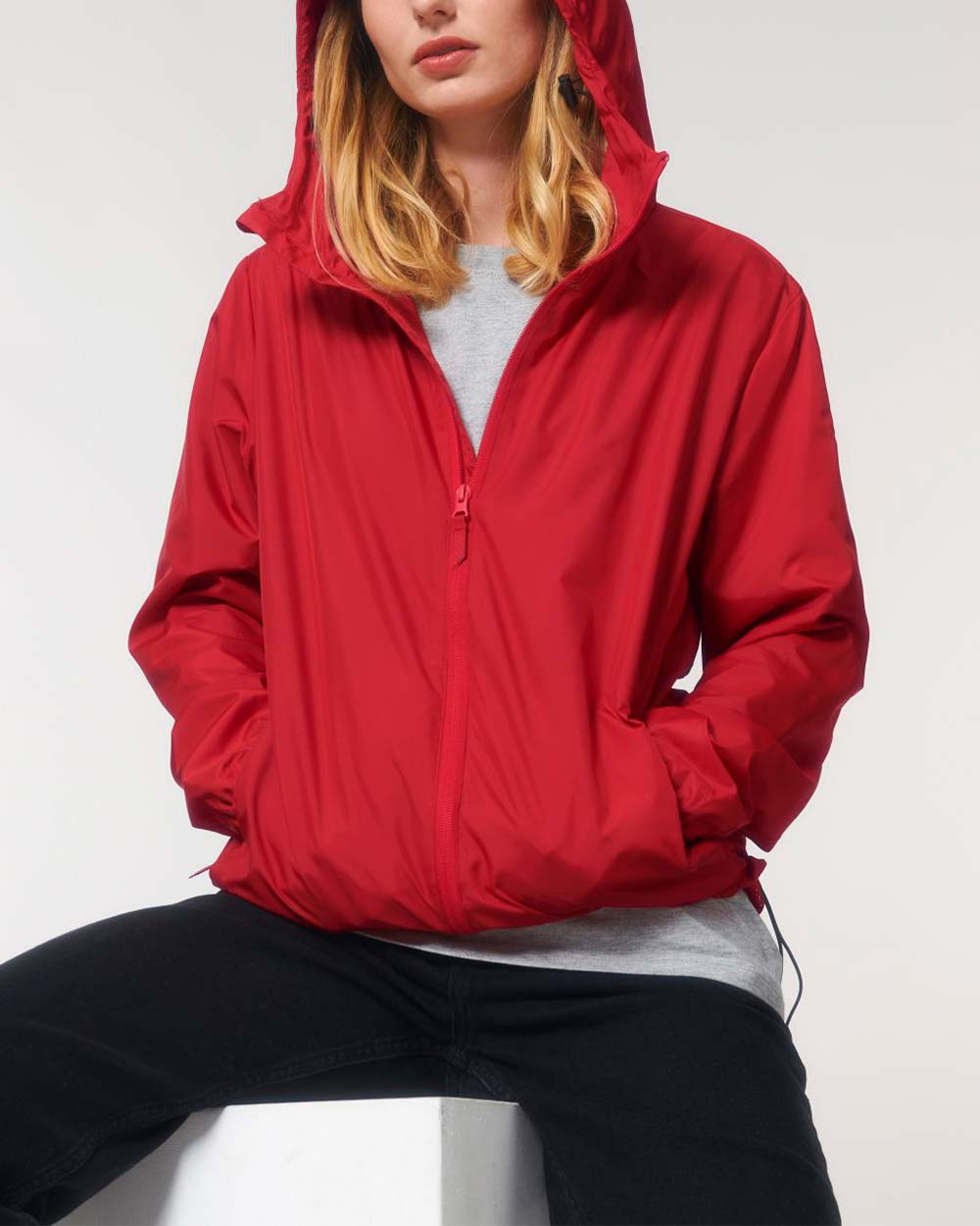 nachhaltige-regenjacke_recyceltes-pet_red_02