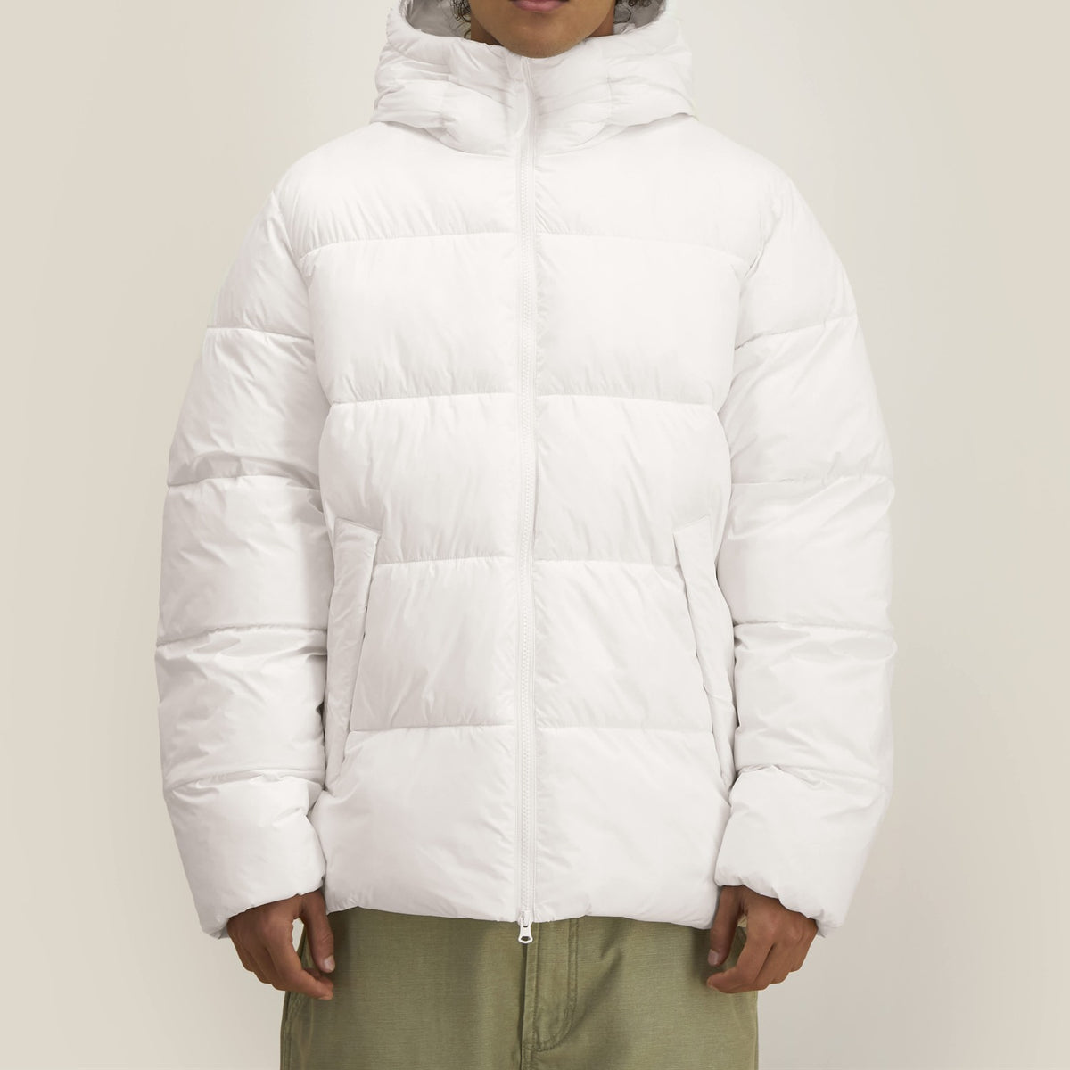 Pufferjacke Off White – Passform vorne