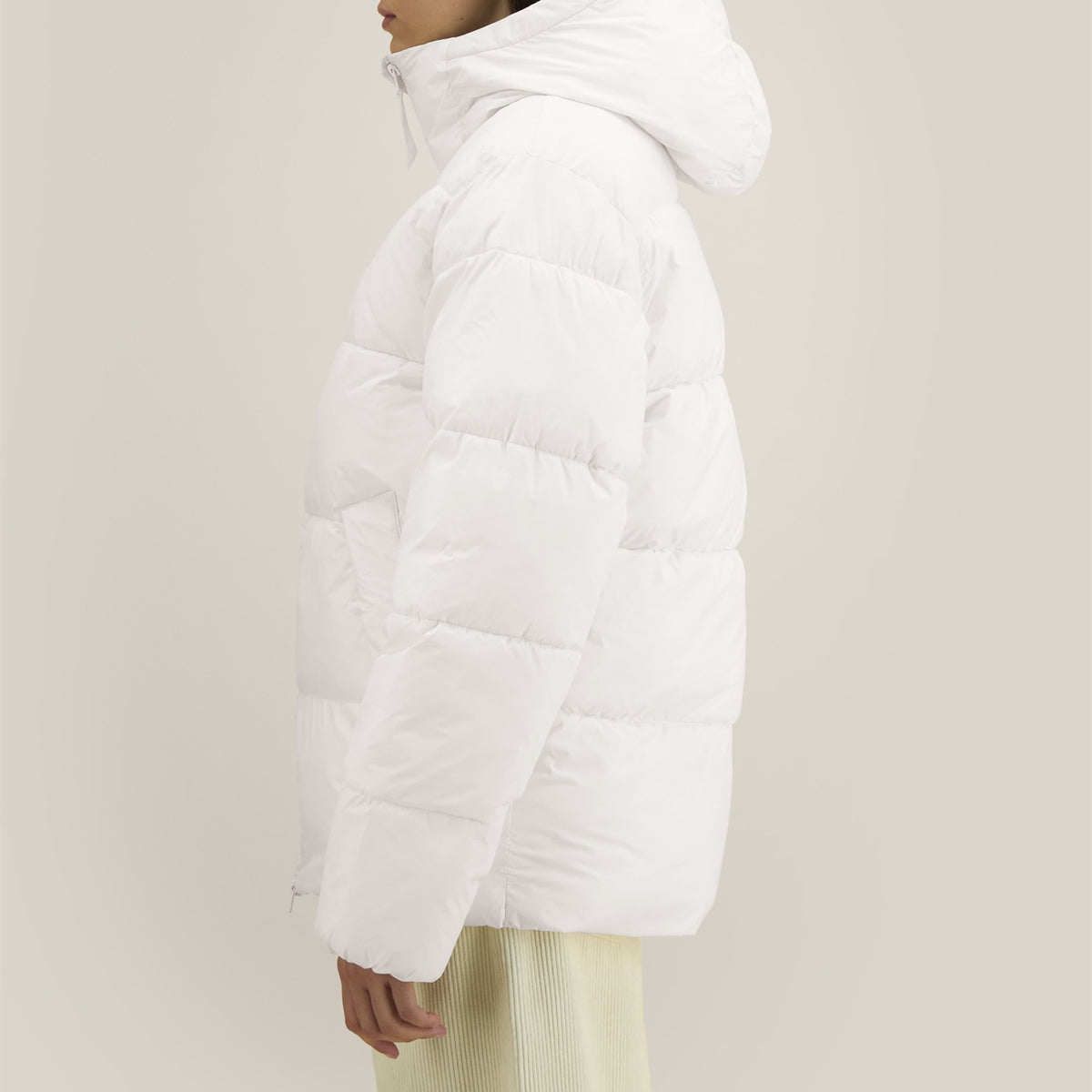 Pufferjacke Off White – Profil