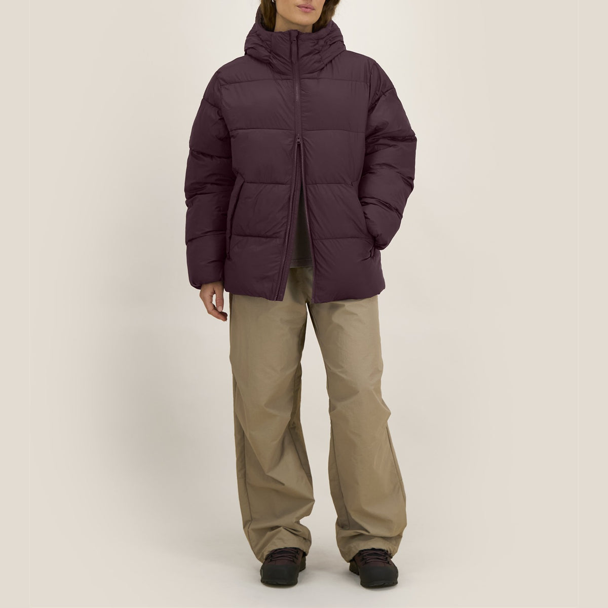 Unisex Pufferjacke Red Brown – Vorderansicht, Medium Fit