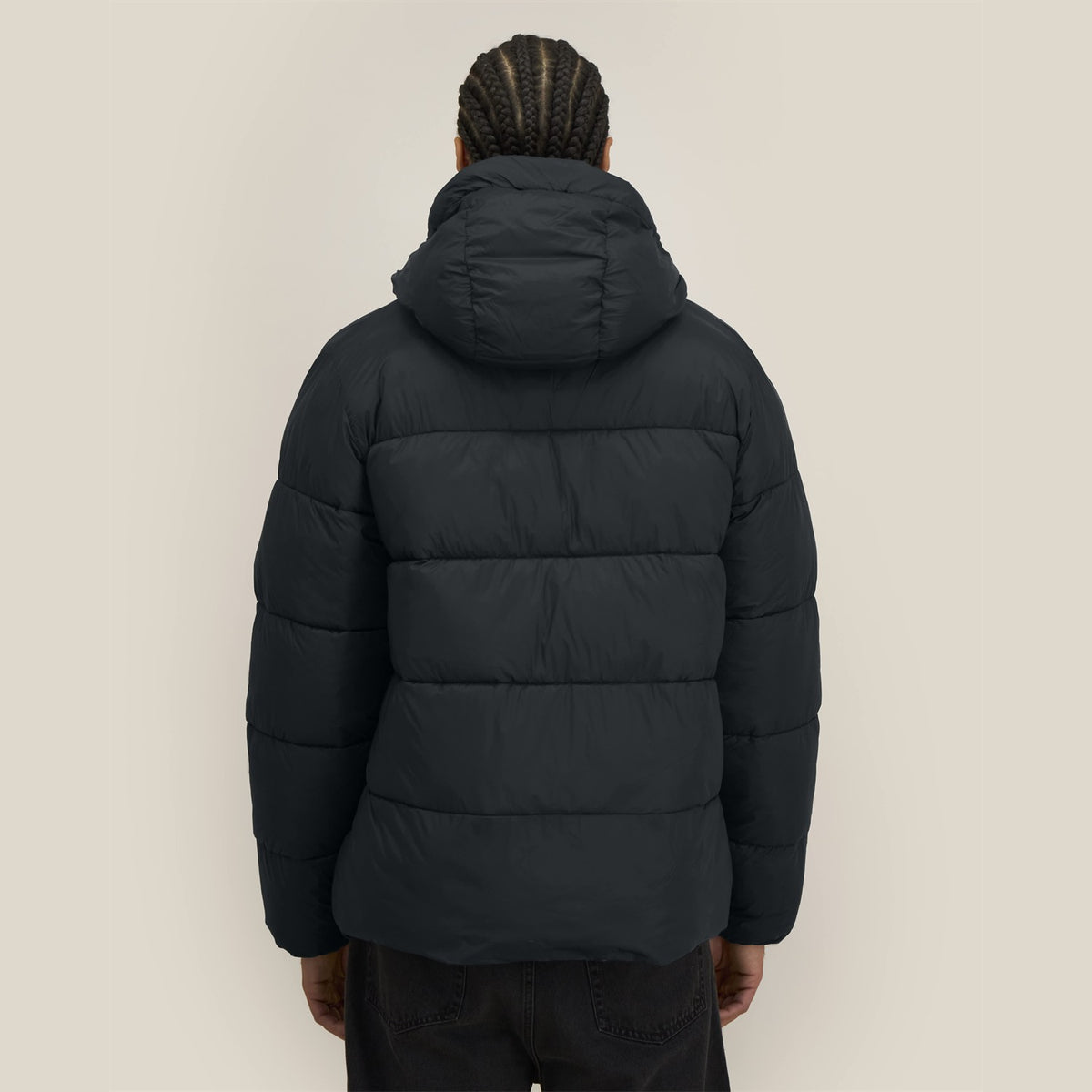 Unisex Pufferjacke Schwarz – Rückansicht