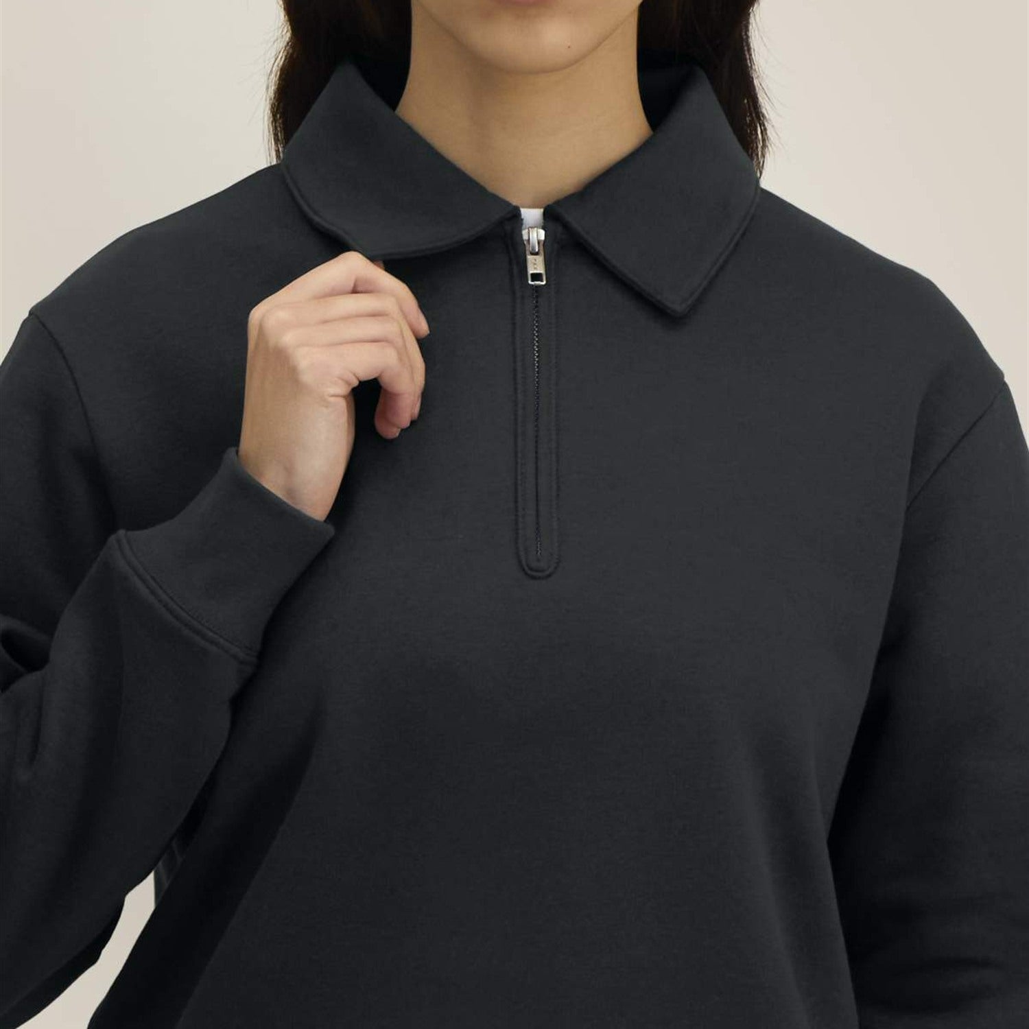 Half-Zip Sweatshirt Schwarz, Kragen im Detail