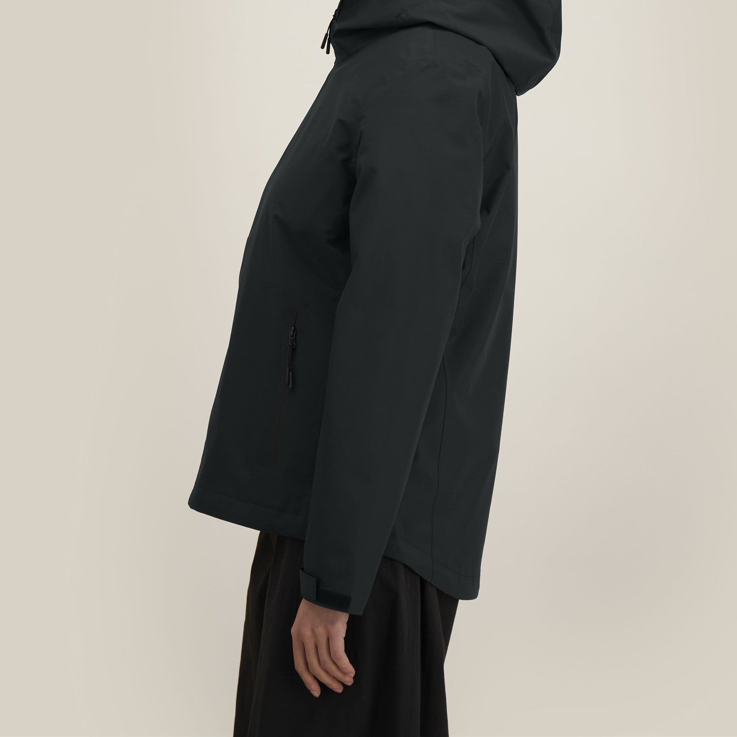 Damen Regenjacke Schwarz, Seitenansicht