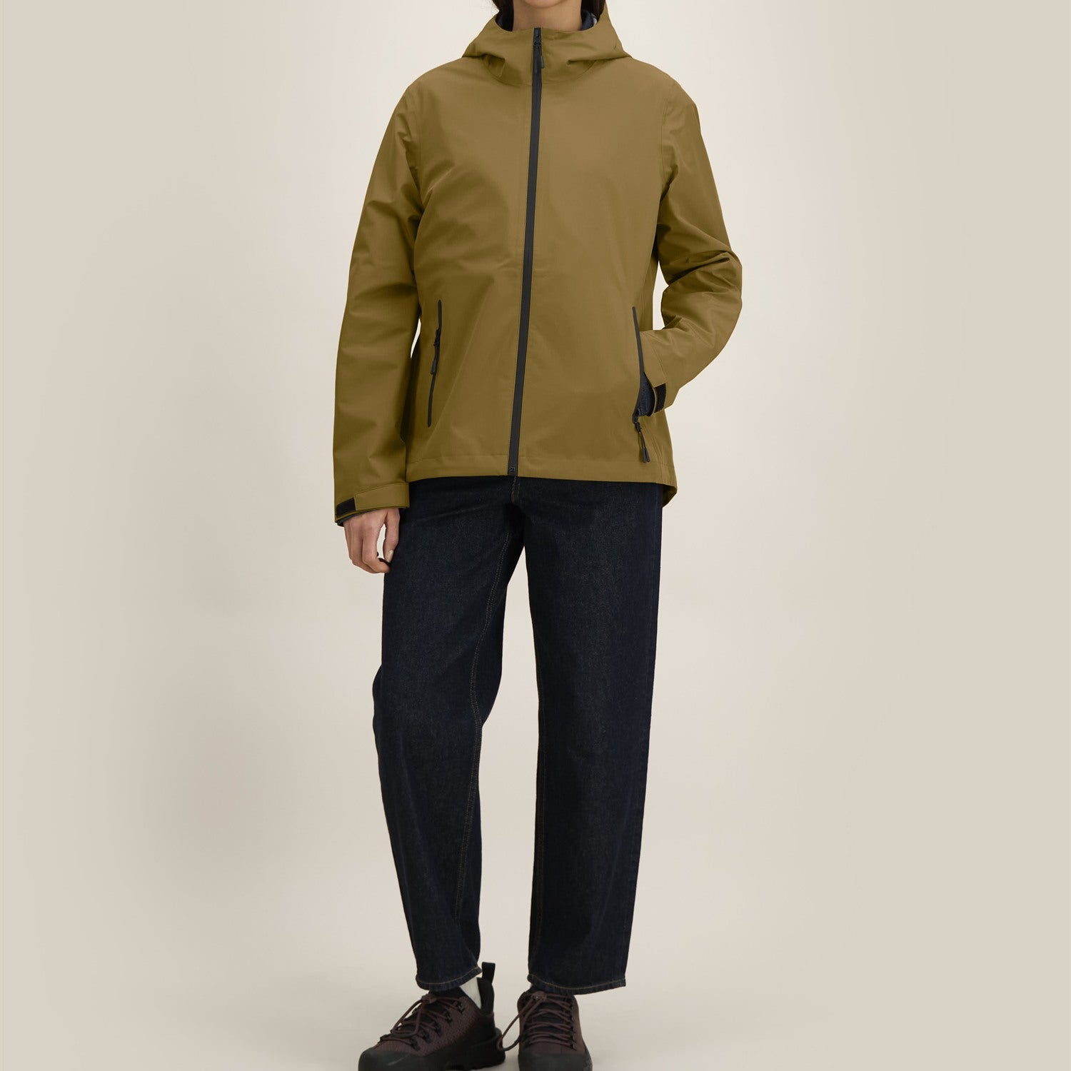 Damen Regenjacke Bronze, offen getragen