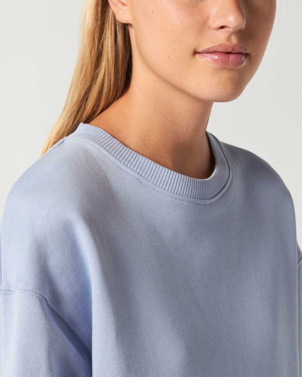 sweatshirt-bio-fairtrade_Serene-Blue_08